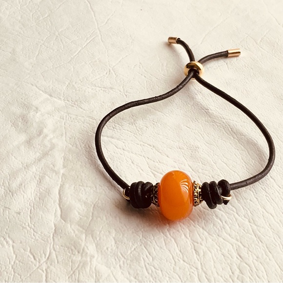 Yellow Tibetan Agate and Leather Bracelet - Picture 8 of 11